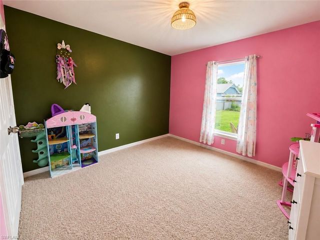 1423 NW 19th ST, Cape Coral, FL 33993