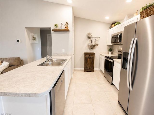 1423 NW 19th ST, Cape Coral, FL 33993