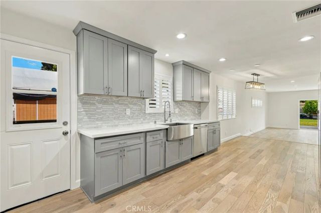 3338 Perlita Avenue, Los Angeles, CA 90039