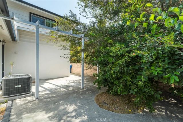 3338 Perlita Avenue, Los Angeles, CA 90039