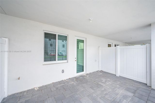 10290 NW 64th Ter 103, Doral, FL 33178