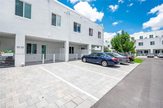 10290 NW 64th Ter 103, Doral, FL 33178