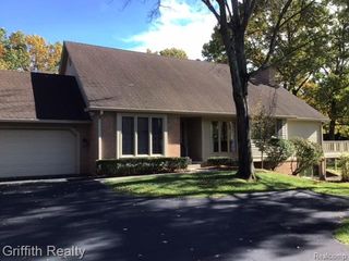 4562 Golf View Drive, Brighton, MI 48116