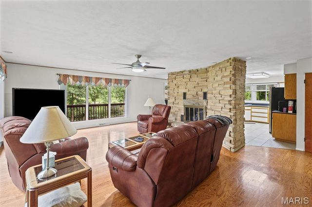 3871 Ridge View Road, Edwardsville, IL 62025