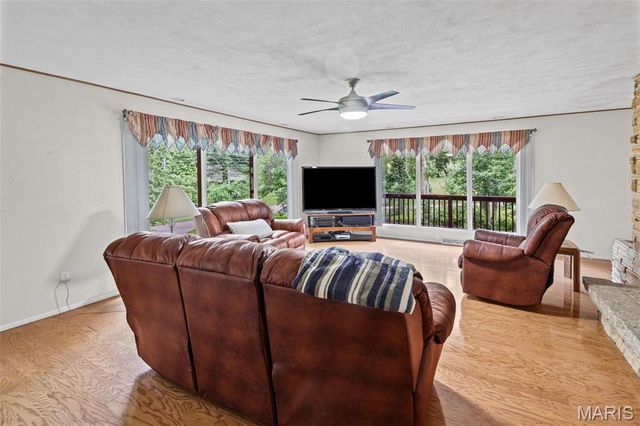 3871 Ridge View Road, Edwardsville, IL 62025