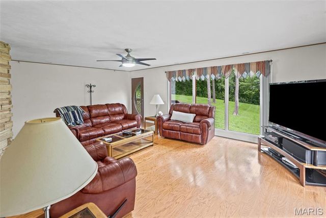 3871 Ridge View Road, Edwardsville, IL 62025