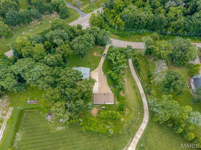 3871 Ridge View Road, Edwardsville, IL 62025