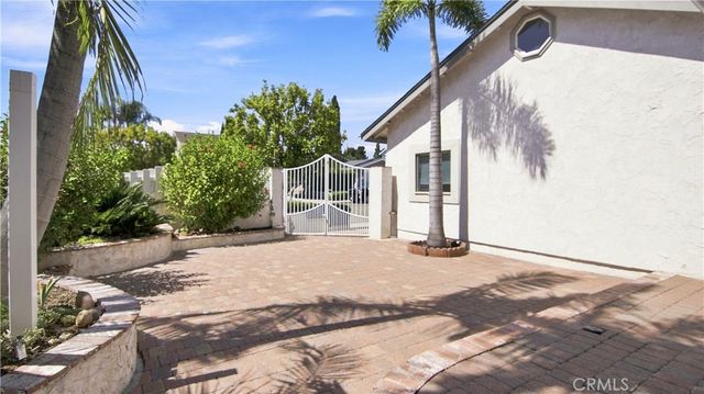 24092 Hurst Drive, Lake Forest, CA 92630
