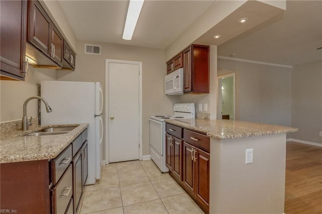 1226 Little Bay Ave Apt 6, Norfolk, VA 23503