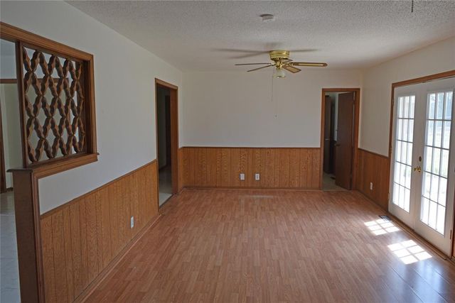 508 Cottonwood Lane, Tecumseh, OK 74873