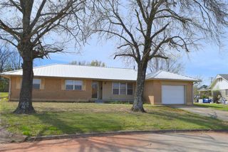 508 Cottonwood Lane, Tecumseh, OK 74873