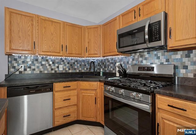 14 Druid Lane, Hardyston, NJ 07419