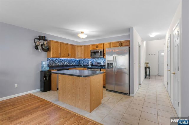 14 Druid Lane, Hardyston, NJ 07419