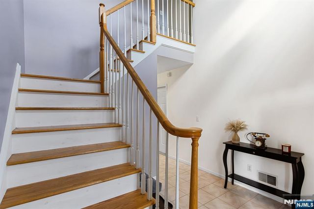 14 Druid Lane, Hardyston, NJ 07419