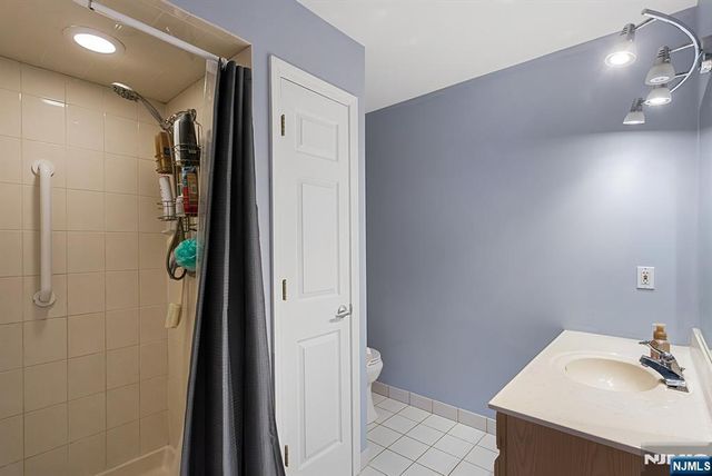 14 Druid Lane, Hardyston, NJ 07419