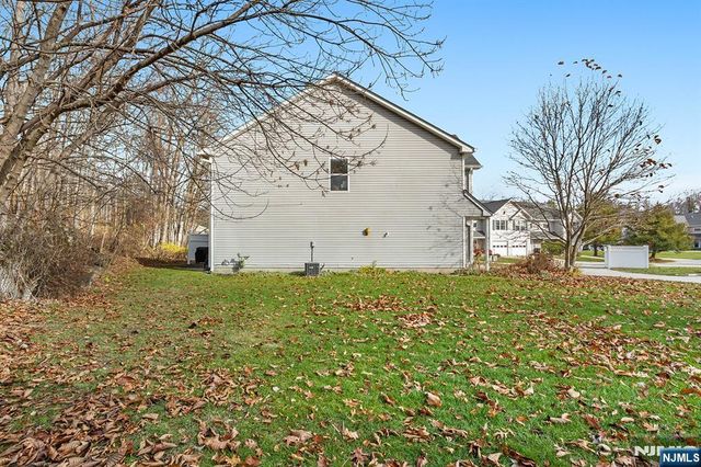 14 Druid Lane, Hardyston, NJ 07419
