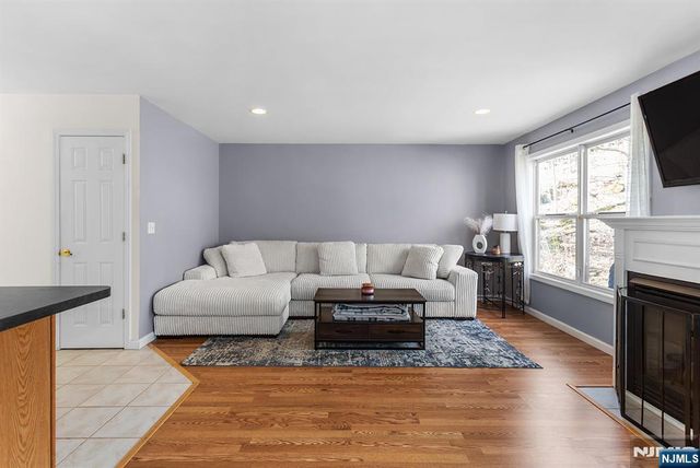 14 Druid Lane, Hardyston, NJ 07419