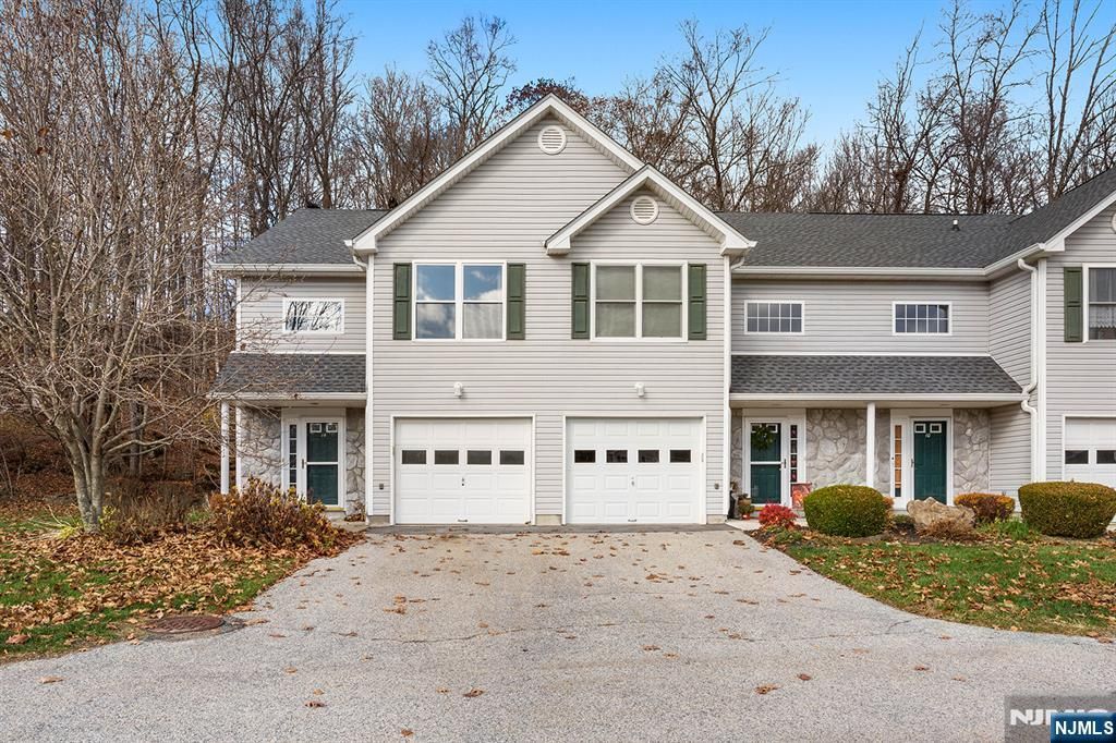 14 Druid Lane, Hardyston, NJ 07419