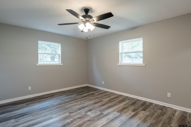 2201 Kings Rd, Jacksonville, TX 75766