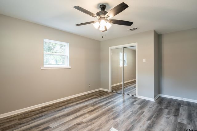 2201 Kings Rd, Jacksonville, TX 75766