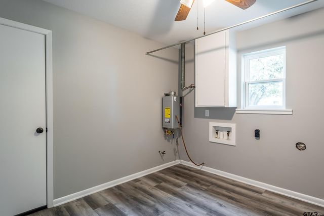 2201 Kings Rd, Jacksonville, TX 75766