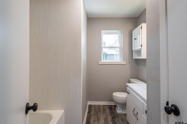 2201 Kings Rd, Jacksonville, TX 75766