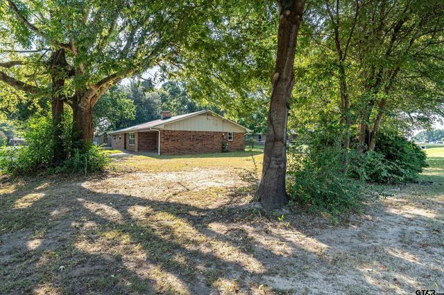 2201 Kings Rd, Jacksonville, TX 75766