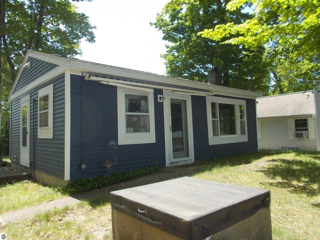 5469 Ridge Road, Hale, MI 48739