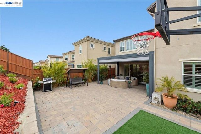 2730 Mount Dana Dr, Dublin, CA 94568