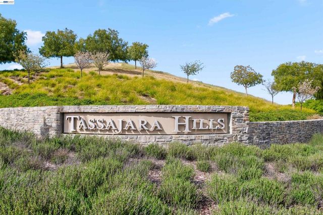 2730 Mount Dana Dr, Dublin, CA 94568