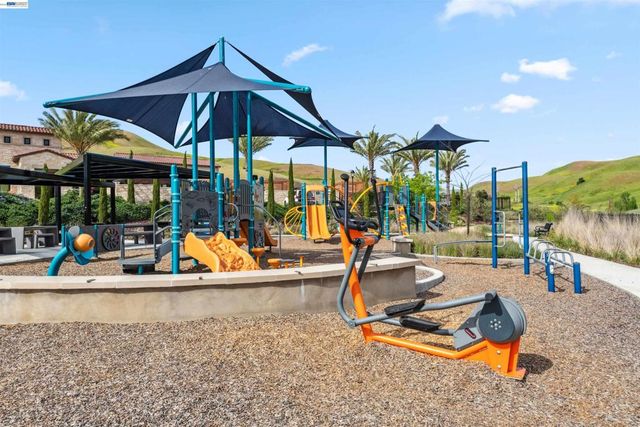 2730 Mount Dana Dr, Dublin, CA 94568