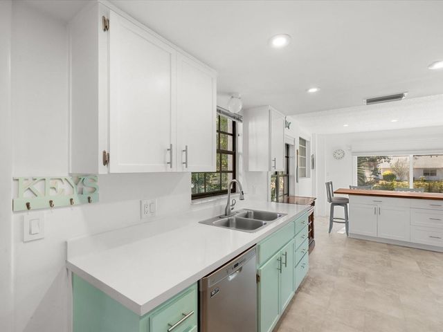 6580 BRAMBLELEAF DRIVE, Spring Hill, FL 34606