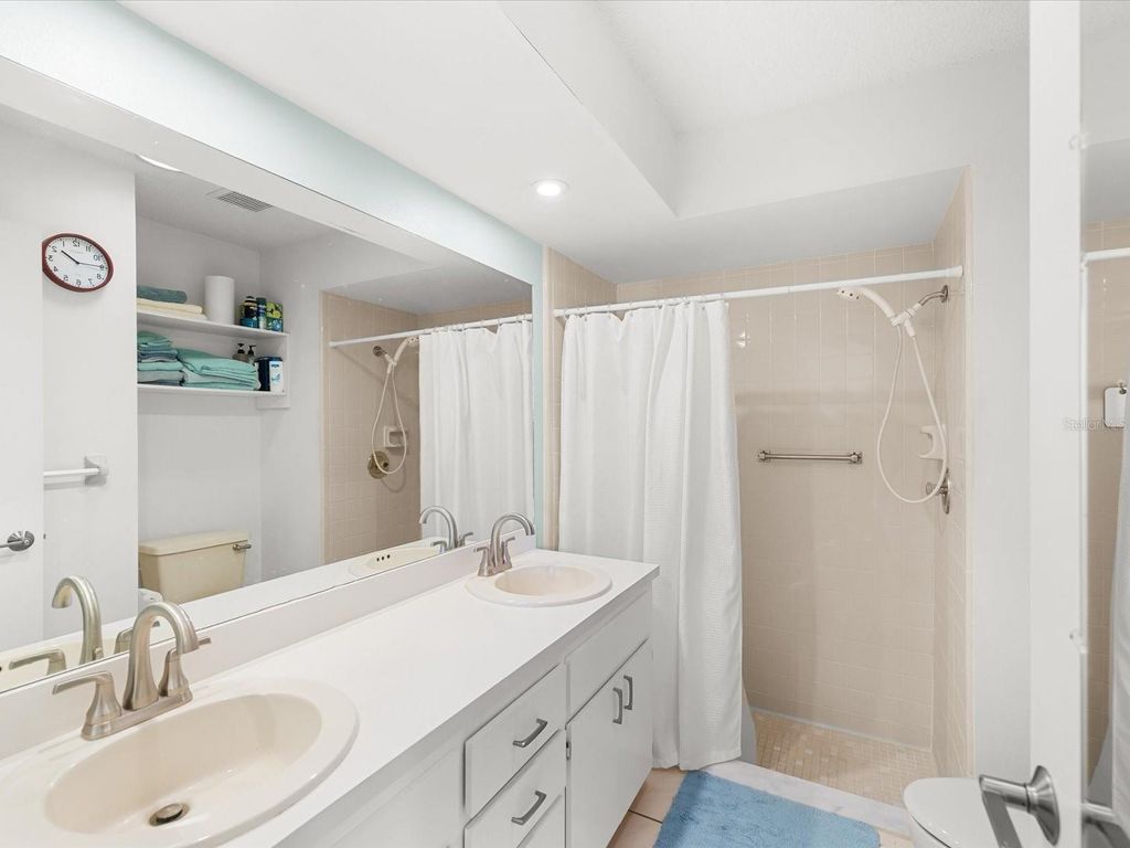 Image 11 of property listing at 6580 BRAMBLELEAF DRIVE, Spring Hill, FL 34606