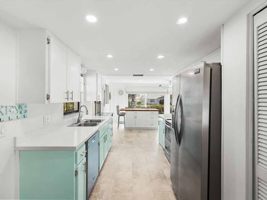 Image 3 of property listing at 6580 BRAMBLELEAF DRIVE, Spring Hill, FL 34606