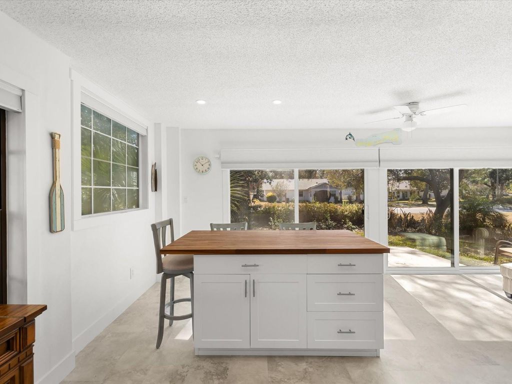 Image 4 of property listing at 6580 BRAMBLELEAF DRIVE, Spring Hill, FL 34606