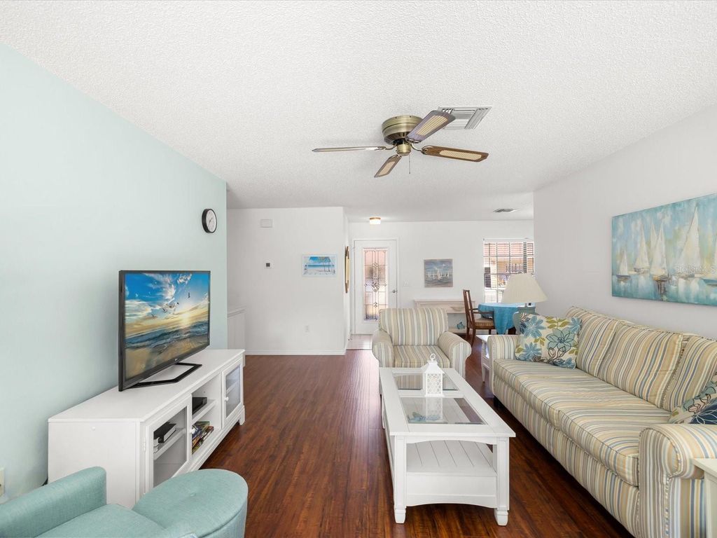 Image 5 of property listing at 6580 BRAMBLELEAF DRIVE, Spring Hill, FL 34606