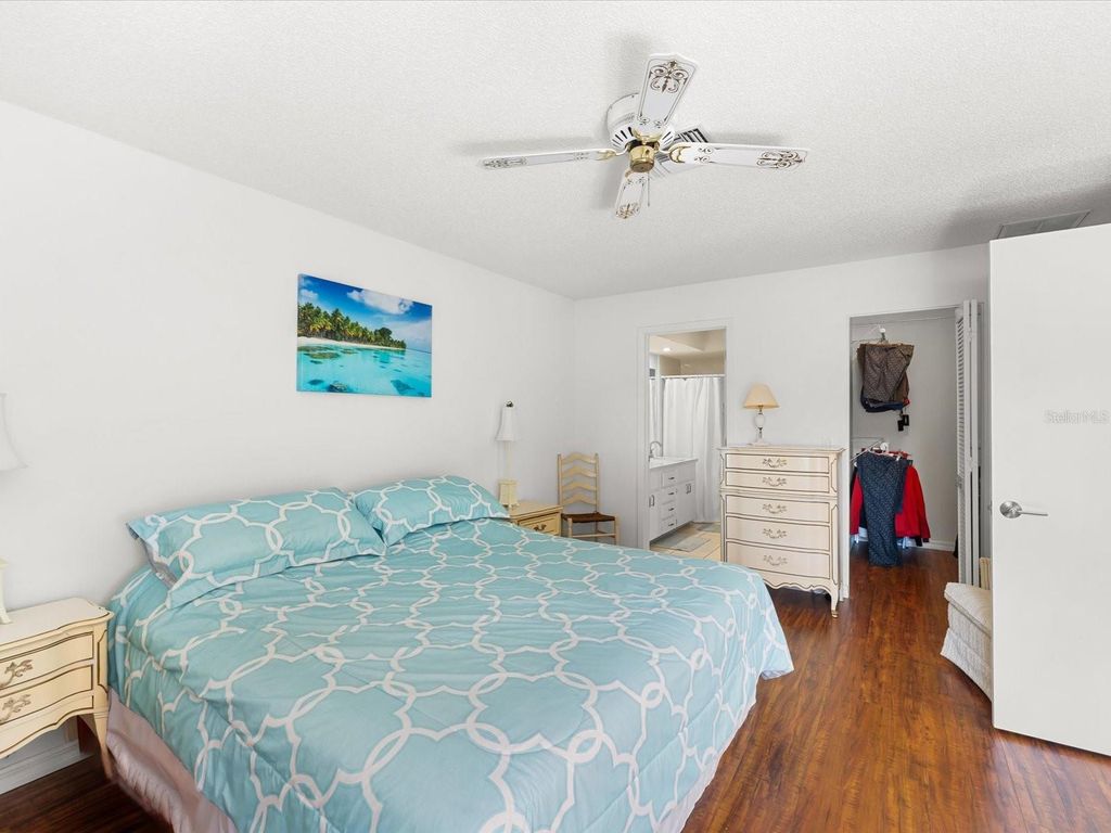 Image 8 of property listing at 6580 BRAMBLELEAF DRIVE, Spring Hill, FL 34606