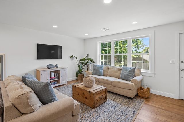 6 Stenbeck Pl, Scituate, MA 02066