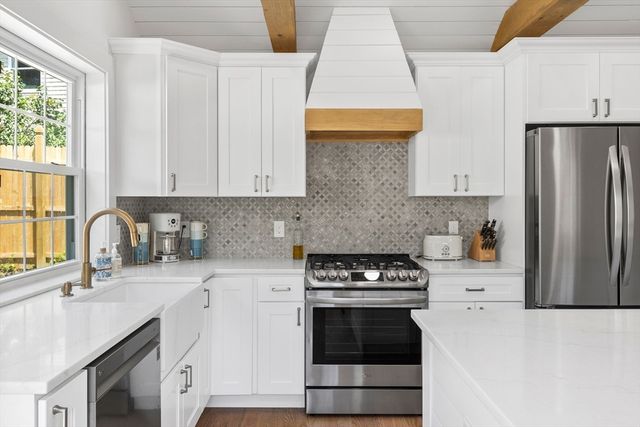 6 Stenbeck Pl, Scituate, MA 02066