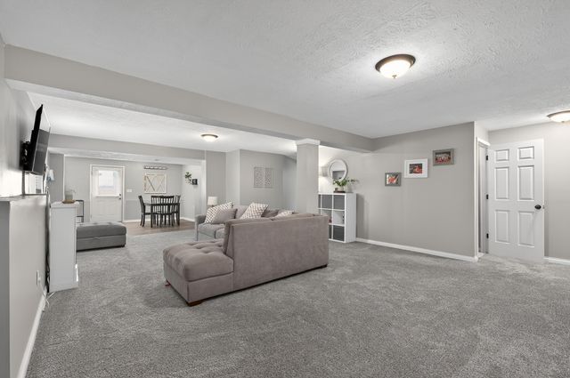 1652 Hogan Lane, Florence, KY 41042
