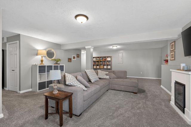1652 Hogan Lane, Florence, KY 41042