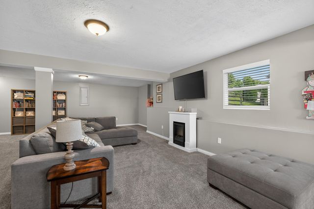 1652 Hogan Lane, Florence, KY 41042