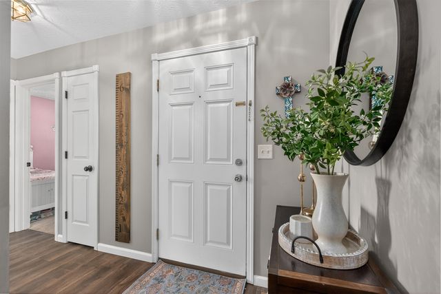 1652 Hogan Lane, Florence, KY 41042