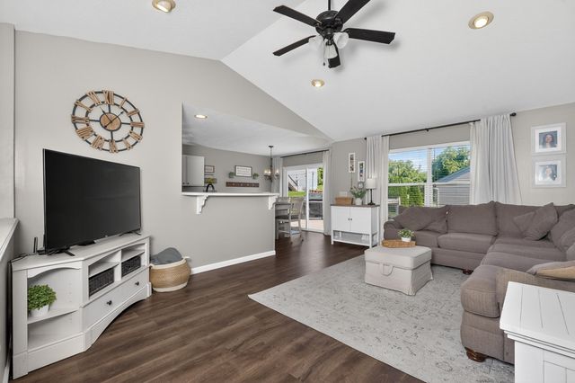 1652 Hogan Lane, Florence, KY 41042