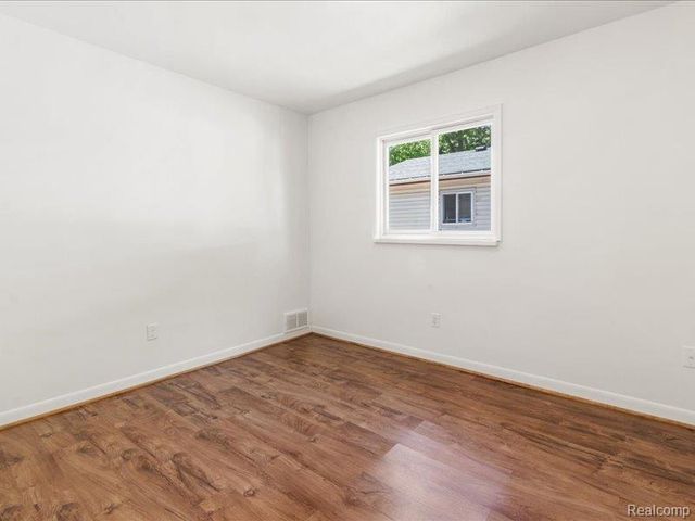 9255 Sylvia Street, Taylor, MI 48180