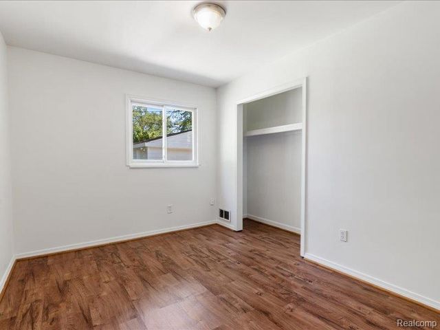 9255 Sylvia Street, Taylor, MI 48180