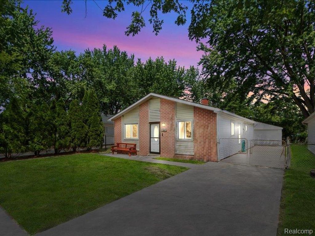 9255 Sylvia Street, Taylor, MI 48180