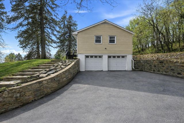 68 Hillcrest Drive, Poughkeepsie, NY 12603