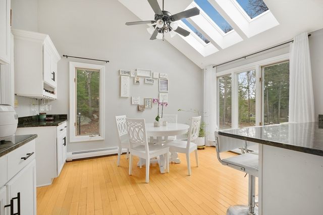 10 Jethol Dr, Freetown, MA 02702