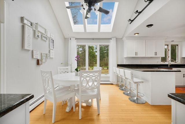 10 Jethol Dr, Freetown, MA 02702